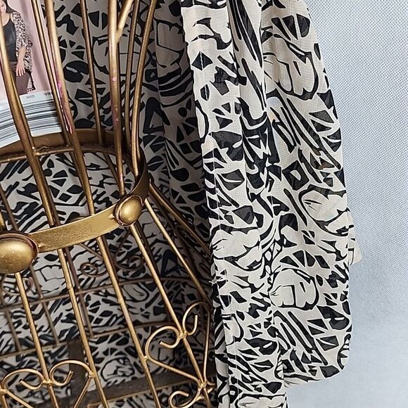 Fringed Geo and Leaf Patterned Scarf Wrap Kimono - Picture 5 of 6